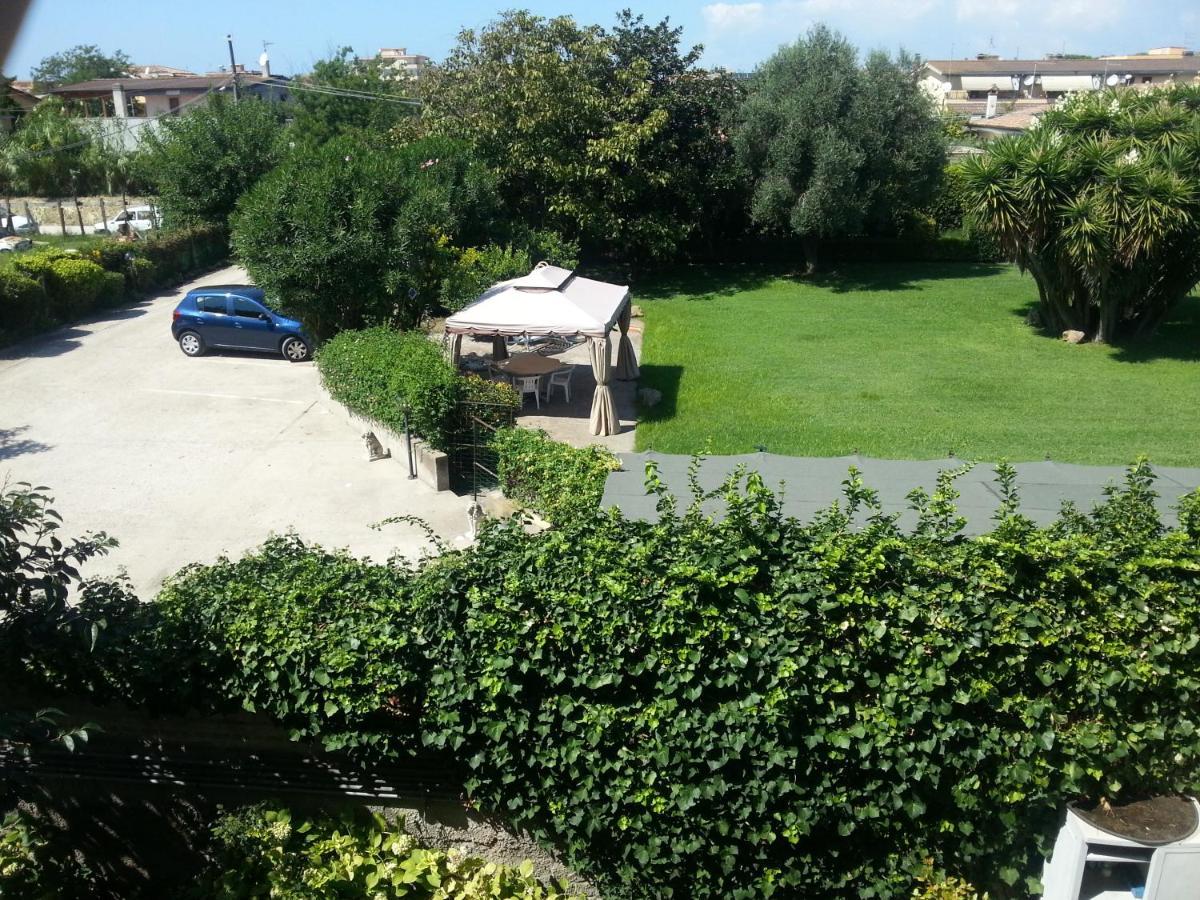 Garden Basement - Seminterrato Max 4 Ospiti - Fiumicino Vicino Aeroporto E Fiera Leilighet Eksteriør bilde