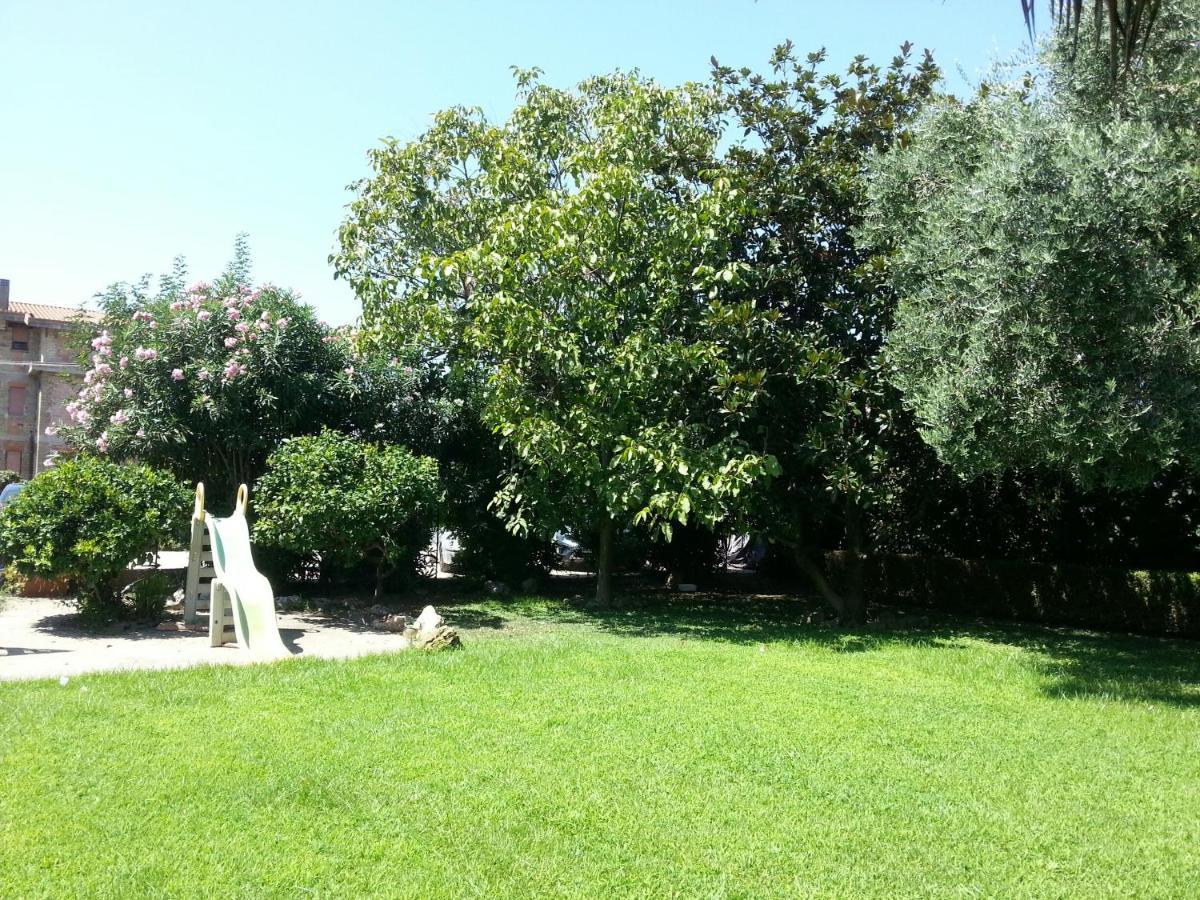 Garden Basement - Seminterrato Max 4 Ospiti - Fiumicino Vicino Aeroporto E Fiera Leilighet Eksteriør bilde