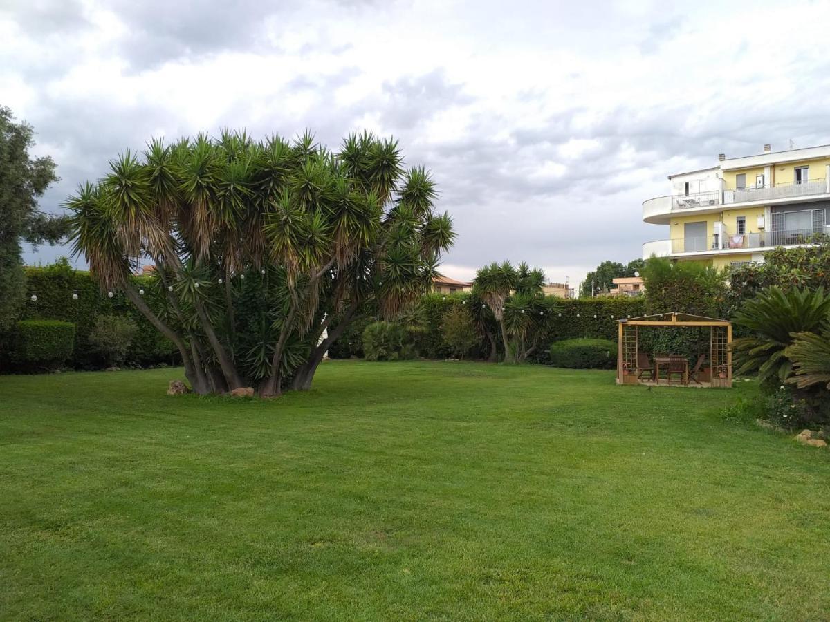 Garden Basement - Seminterrato Max 4 Ospiti - Fiumicino Vicino Aeroporto E Fiera Leilighet Eksteriør bilde