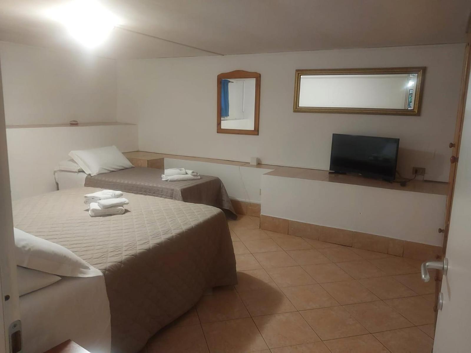 Garden Basement - Seminterrato Max 4 Ospiti - Fiumicino Vicino Aeroporto E Fiera Leilighet Eksteriør bilde